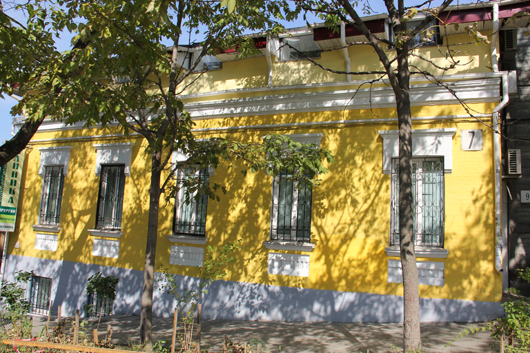 Улица прапорщика Комарова 7)